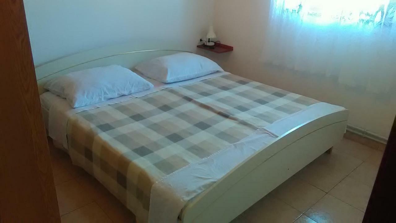 Ema Apartment ลาบิน ภายนอก รูปภาพ